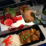 KLMオランダ航空の機内食はなんと！！カレーだぜ！
