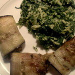 Auberginenrouladen mit Spinatreis