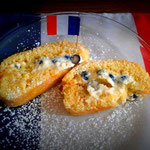 Biskuitrolle mit Blaubeercreme