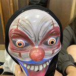 このお面4人お揃いにするらしい💦ちょっとこわくない？