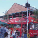 Sommer 2004 | Bitte Platz nehmen im Bench Bus.