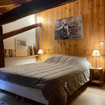 Chambre parentale du chalet à louer à Montrigon