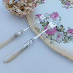 Versilberte "Pickle Forks" mit Perlmuttgriffen aus England