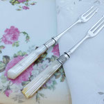 Antike Versilberte Pickle Forks mit Perlmuttgriffen