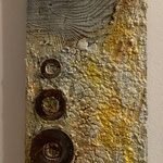 Strukturmasse auf Holz mit Rostelemente, Maße ca. 14 x 50 cm
