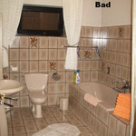 Bad mit DU + Wanne, WC;