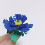 立体の青い花