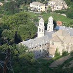 Il santuario di Acquasanta visto dal sentiero