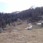 Il Rifugio sullo sfondo