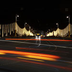 Mittlere Brücke mit Weihnachtsbeleuchtung