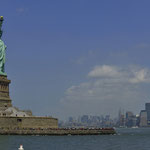 LADY LIBERTY - FREIHEITSSTATUE - NEW YORK HABOR [NEW YORK/USA]