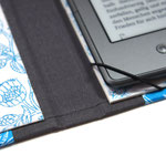 Elastische Gummizüge sorgen für perfekten Halt Ihres eBook Readers im Polybook