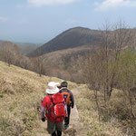 八丁峠へ向け下山