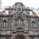 das prunkvolle Portal der Kirche Nuestra Senora de la Merced
