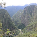 versteckt in den Bergen liegt Machu Picchu