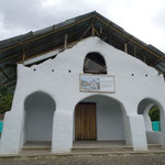 neuerbaute Dorfkirche in San Andre