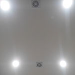 освещение и вентиляция в потолке ванной комнате                         умань