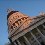 State Capitol mit Flagge auf Halbmast - es ist 9/11