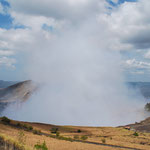 Blick auf den aktiven Krater des Masaya, welcher in einer Caldera liegt.