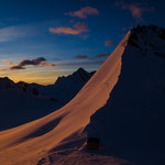 Oberes Mönchsjoch mit Trugberg (3850m).