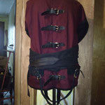 warum immer lack und leder? warum nicht leine und leder ;-)