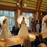 Hochzeitsmesse Bayer Kasino Leverkusen Januar 2012(Agentur Janke),Braut- & Herrenmode Struck, Brautschirm Anja H.