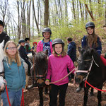 Ponyhof-Reiterparadies - Kinder kamen mit 25 Ponies zur Schule