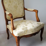 Fauteuil Louis XV mit neuem Polster und Bezug