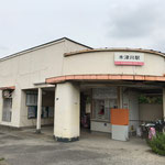 「大都会の中の秘境駅」とも言われるらしい木津川の駅舎です。