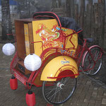 De riksja met inbouw voor de promotie van Chocomel zodat er Chocomel vanuit de fietstaxi getapt kon worden