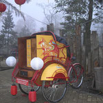 De riksja met inbouw voor de promotie van Chocomel zodat er Chocomel vanuit de fietstaxi getapt kon worden
