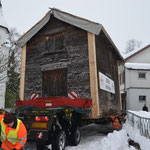 Enge Verhältnisse zwischen Kirche und Kirchgemeindehaus in Grabs