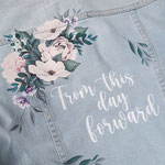 bruidstip: licht spijkerjasje van jezelf laten bedrukken met design aim your wedding