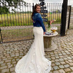 mooi silhouet voor bruid in spijkerjasje, aim your wedding