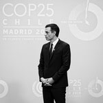 "do not let me wait." Annoyed Spanish Prime Minister waiting for the next meet and greet