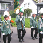 Der Festzug kommt am Schützenhaus an.