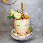 Unicorn dripcake