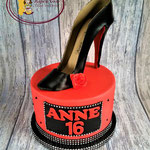 Louboutin high heel taart