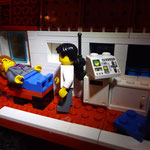 Behandlung im Reha-Waggon des Krankenhaus-Zuges aus Lego