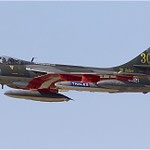 Der J-4021, Patrouille Suisse-Hunter ist in England und fliegt öfters an Flugshows. Bild: Bernie C.Quelle: Airliners.net