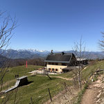 Retour ging es zum Schobersteinhaus; hier freuten wir uns schon auf eine gemütliche Einkehr in der Sonne