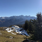 ... sowie das angezuckert-weiße Dachstein Massiv