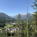 Der Blick über Hinterstoder und das schroffe Tote Gebirge zeigte sich von Beginn an auf schönste Art und Weise