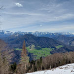 Sengsengebirge und Totes Gebirge hüllten sich noch in Schnee