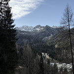 Schon während des Aufstieges boten sich erste traumhafte Ausblicke auf den Talschluss und die Haller Mauern