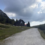 Wenige Meter später passierten wir die Grazer Hütte 