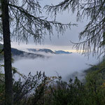 Ein weiterer Aussichtspunkt bot einen schönen Blick hinunter ins Tal - und auf den Nebel, der immer höher zu ziehen schien