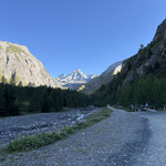 Beim Parkplatz beim Lucknerhaus nahm unsere Tour ihren Anfang - unser Gipfelziel war schon in Sicht