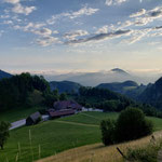 Ausblick ins Alpenvorland - hier bot sich heute eine wunderschöne Wolkenstimmung