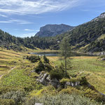 Rückblick von der Pühringerhütte auf den Elmsee und den dahinter liegenden Salzofen